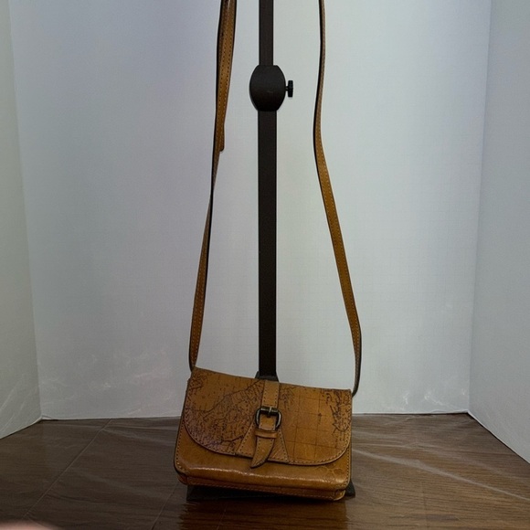 Patricia Nash Tori Crossbody. Iconic signature map. Leather. Many pockets. EUC. - Picture 1 of 9